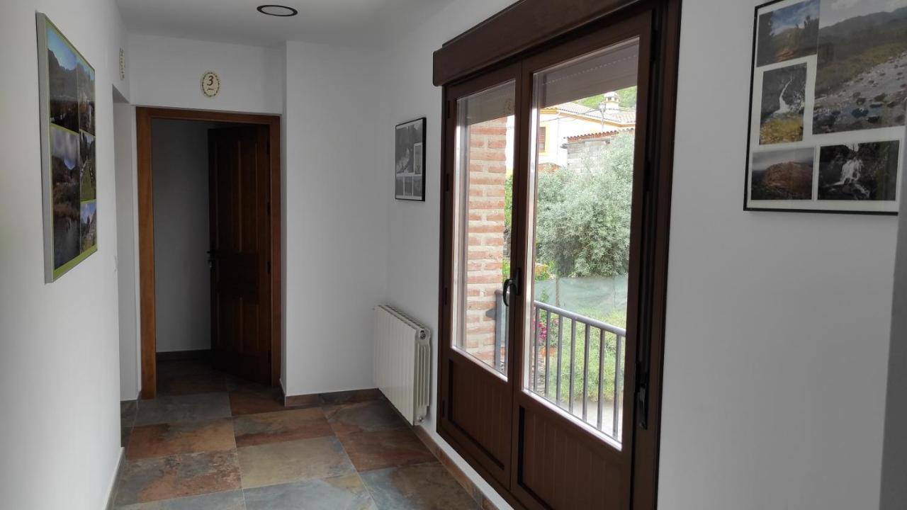 Casa Rural La Colmena Del Geoparque Navatrasierra Exterior foto