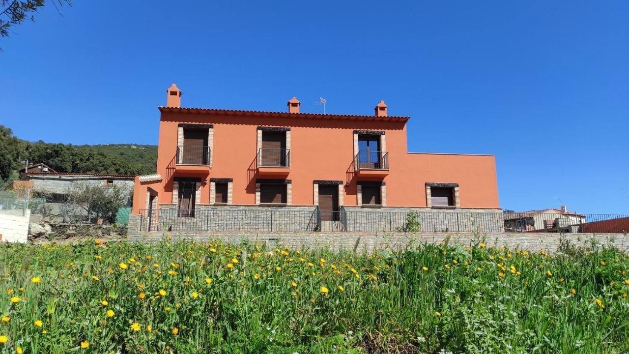 Casa Rural La Colmena Del Geoparque Navatrasierra Exterior foto